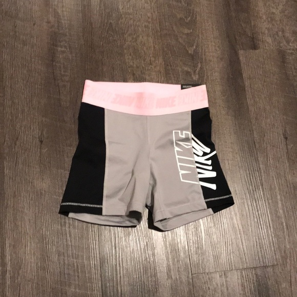 Nike Pants - Nike Victory Tight Fit shorty shorts